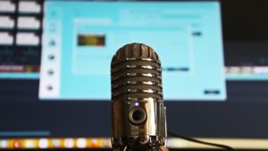 Read more about the article How to use storytelling to be better at public speaking…